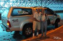 Depois de 15 dias viajando juntos pelo Uruguai e Rio Grande do Sul, despedida do Joca e da Ixa, os pais do Rodrigo, no aeroporto de Porto Alegre, capital do estado